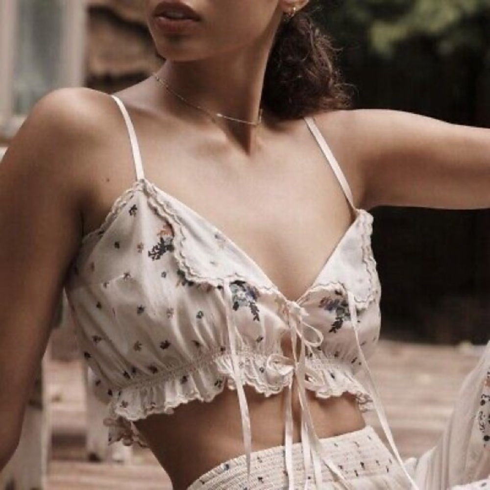 Anthropologie Cream Floral Ruffled Tank Top Milkmaid Satin Camisole Crop Cropped